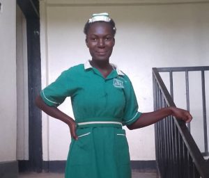 Mehr über den Artikel erfahren Vom Dorfkind zur angehenden Hebamme